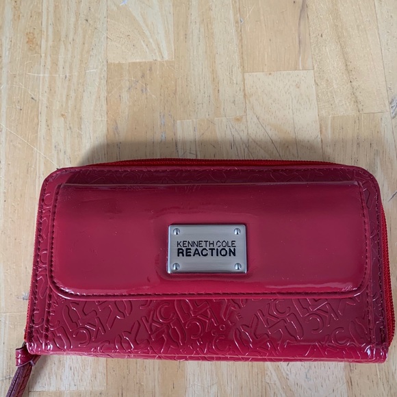 Red Kenneth Cole Reaction wallet - Picture 1 of 12